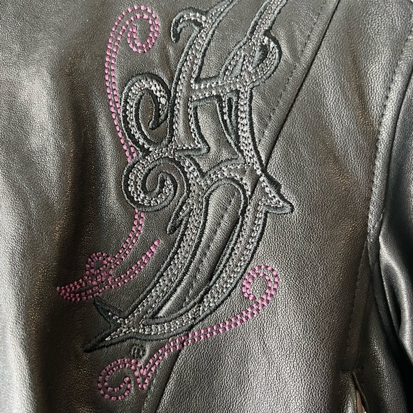 Gently used Authentic Harley Davidson Leather Jacket - Picture 9 of 16